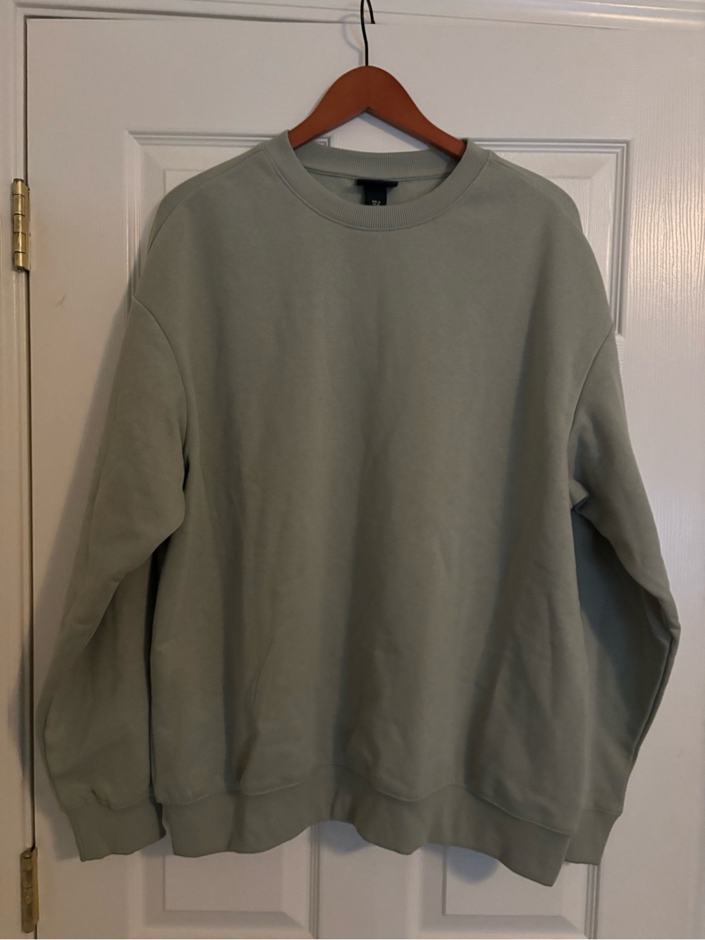 H&M Men's Crewneck Sweater in Sage Green